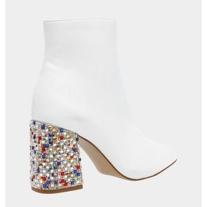 Betsey Johnson - white - Kassie style boot w/ multi -color heel- size 7